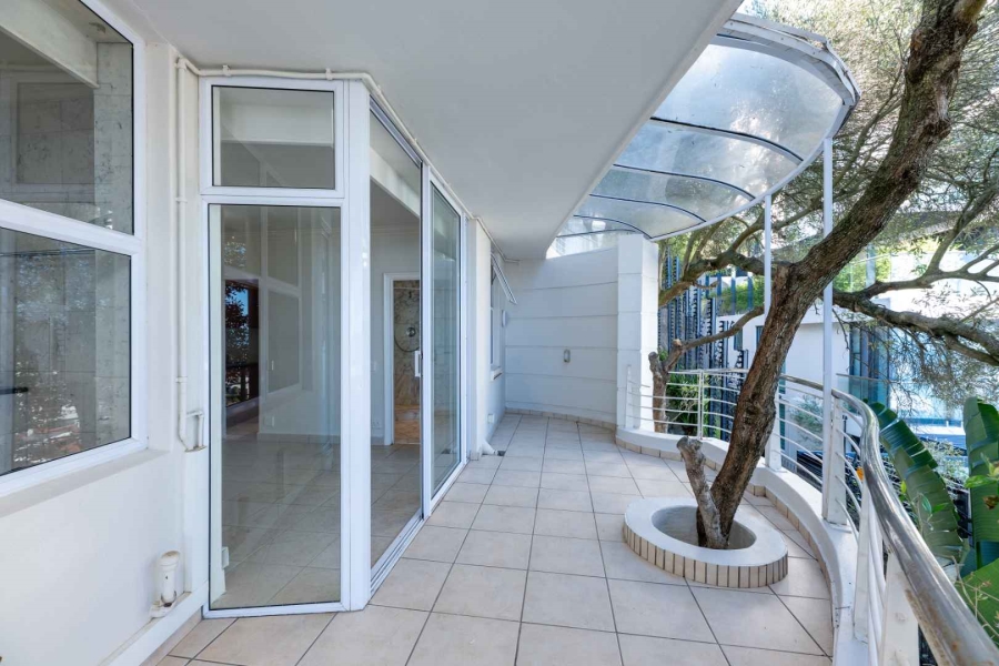 To Let 2 Bedroom Property for Rent in Sea Point Western Cape